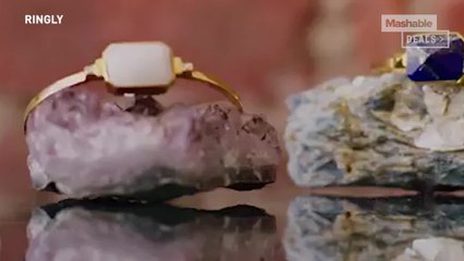 This high-tech bracelet is both pretty and useful