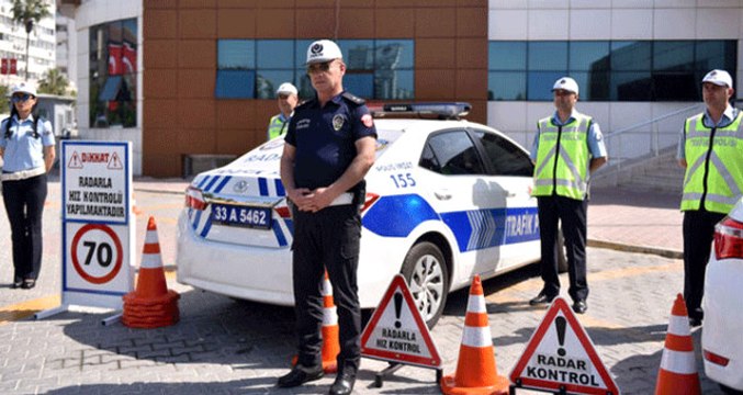 Radar Denetimlerinde Yeni Dönem! Dikkat, Radar Aracı Yazılı Otomobiller Tanıtıldı
