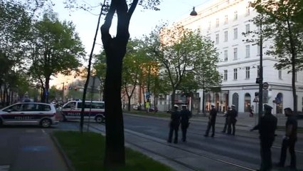 Avusturya'da İçişleri Bakanına Protesto