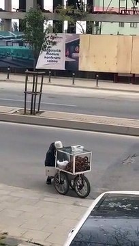 simit satarken kendinden geçen dayı