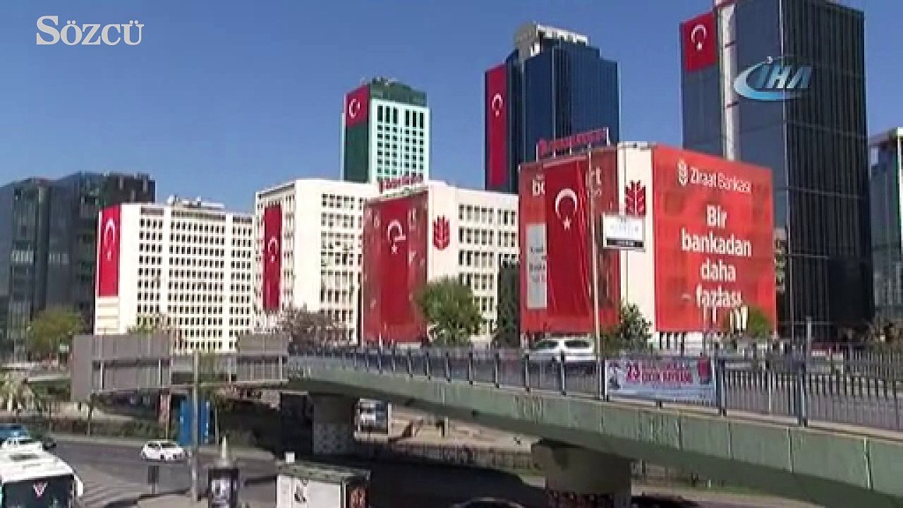 Maslak dev Türk bayraklarıyla donatıldı