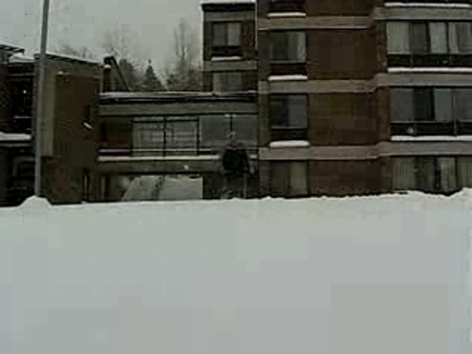 Une glissade à plat ventre!