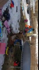 Ce fou : saut raté sur un trampoline il le prend dans le ventre !