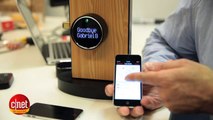 La cerradura Goji Smart Lock abre tu puerta desde tu móvil y fotografía a tus visitantes