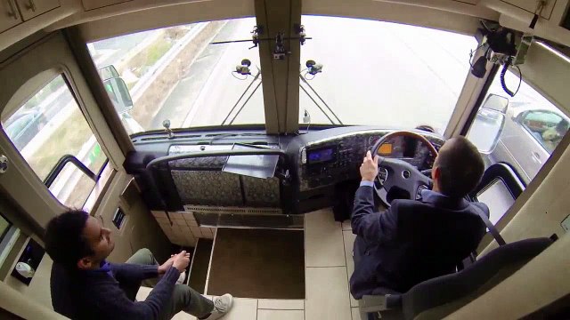 Comedians İn Cars Getting Coffee S04E04 Aziz Ansari It S Like Pushing A Building Off A Cliff