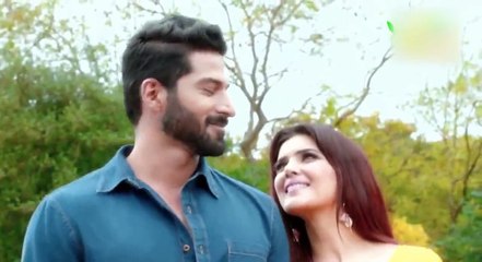 Hate Story 4 Hot Scenes Kissing