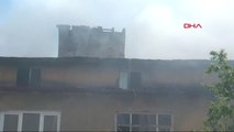 Sivas Apartmanın Terasında Çıkan Yangın Korkuttu