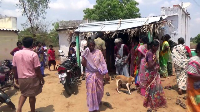 குடும்ப பிரச்சினையால் தூக்கில் தொங்கிய தாய்-மகள்- வீடியோ