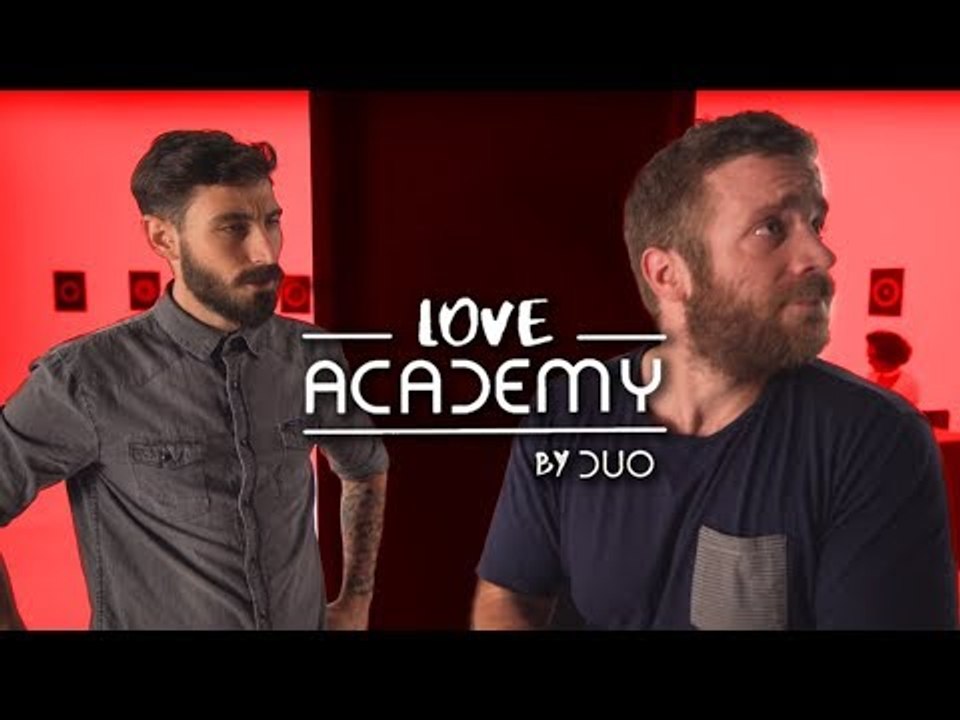 Μπήκαμε από την "Πίσω Πόρτα" στο Love Academy