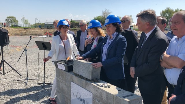 La première pierre du groupe scolaire Simone Veil posée