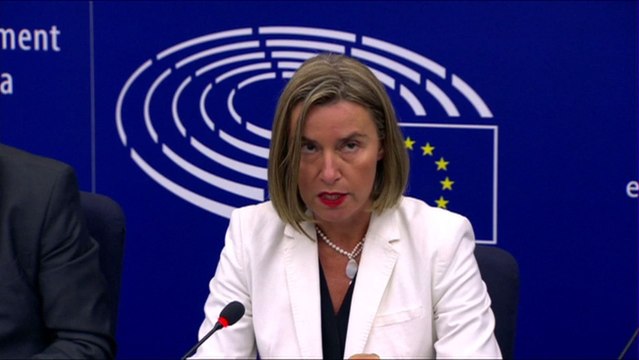 Bruselas propone abrir negociaciones de adhesión con Albania y Macedonia