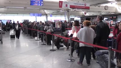 Atatürk Havalimanı'nda Yolcu Yoğunluğu