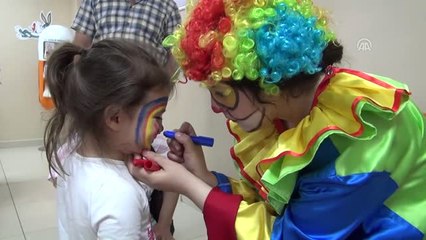 23 Nisan Ulusal Egemenlik ve Çocuk Bayramı'nı Hastanede Kutladılar