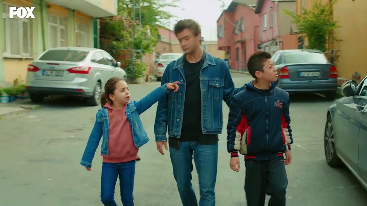 Fiko, Ayşe'ye artistlik yapıyor -  Bizim Hikaye 30. Bölüm