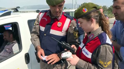 Jandarmadan 'barkod ve karekod okuyucu cihazlı' uygulama - İZMİR