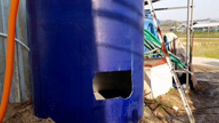 청주서 사료탱크 청소하던 20대 축사 직원 2명 질식사 / YTN