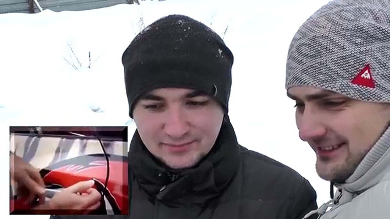Открыть машину теннисным мячиком