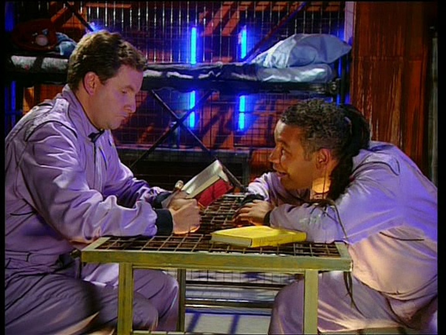 Red Dwarf Season 08 Episode 01 - Back in the Red (Part 1) - video  Dailymotion