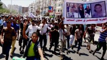 مسيرة بعدن للمطالبة برحيل الحكومة اليمنية والتحالف