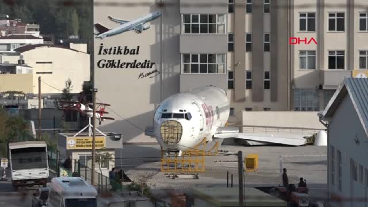 Antalya-Yolcu Uçağı; Lisede Müze, Kütüphane ve Sinema Salonu Oluyor