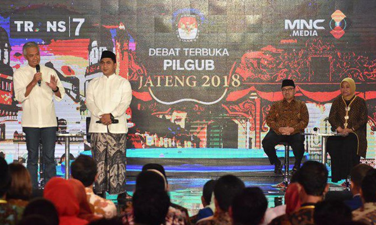 Hari Kartini, Polwan Kenakan Kebaya