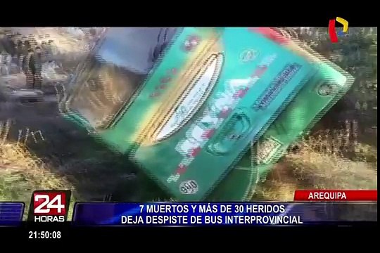 Arequipa: al menos tres turistas murieron tras despiste de miniván