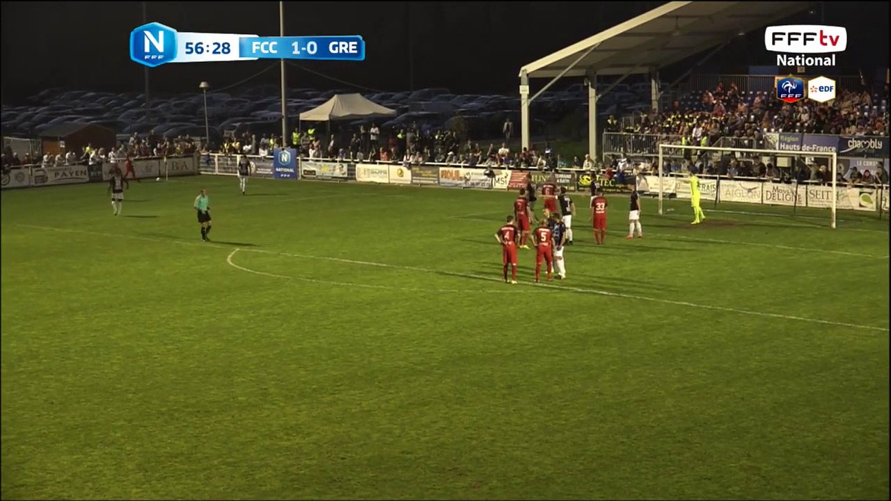 Corner dégagé par le défenseur