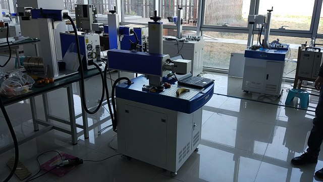 CO2 laser engraving machine engrave logo on banana