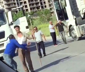 Yok Böyle Trafik Kavgası! Tartıştığı TIR Şoförüne Tırpanla Saldırdı