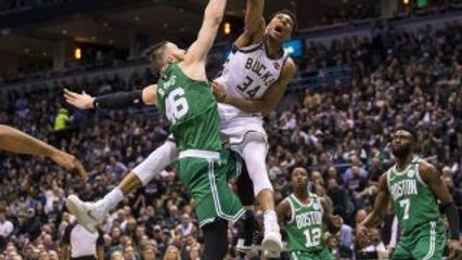 Dunk of the Night: Giannis Antetokounmpo