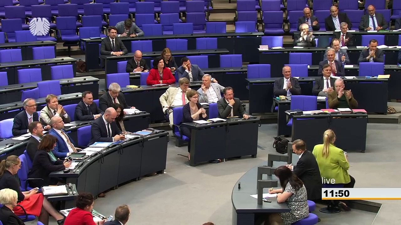 Ehemaliger AfD Staatsanwalt bringt Bundestag zum Beben