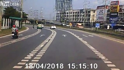 Tayland'da gökyüzünden düşen devasa cisim