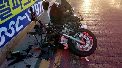 무면허로 오토바이 역주행...10대 2명 사망 / YTN