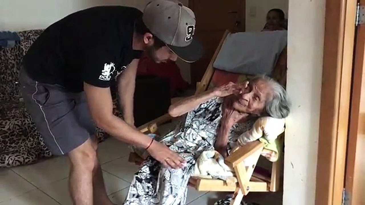 ME ACABANDO DE RIR COM A VOZINHA