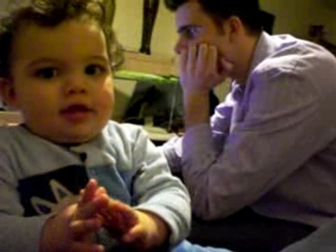 Tape petites mains, roule joli moulin