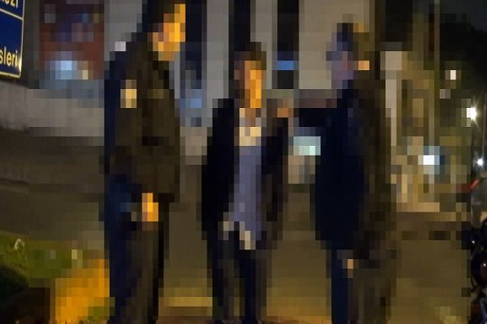 Sizin başka işiniz yok mu? Benimle neden uğraşıyorsunuz?