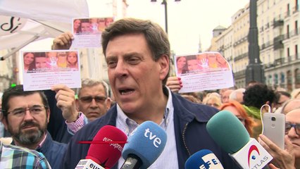 Decenas de personas se manifiestan por la prisión permanente revisable