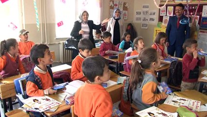 Öğrencilere 23 Nisan hediyesi