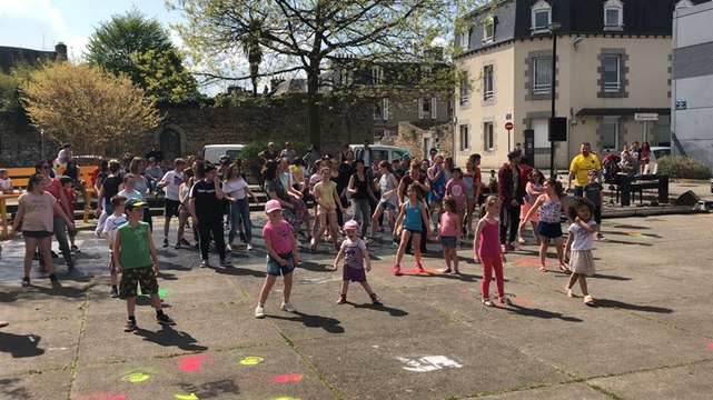Festival Pas Sages : flash mob, place de l’Échiquier