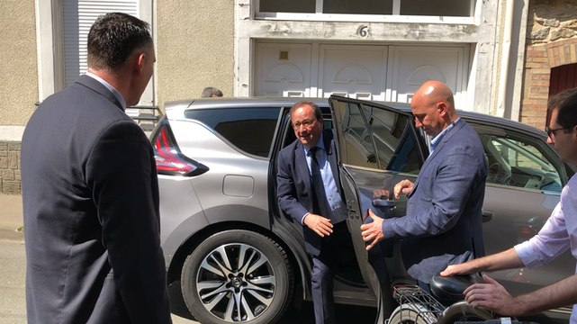 François Hollande au siège sarthois du PS