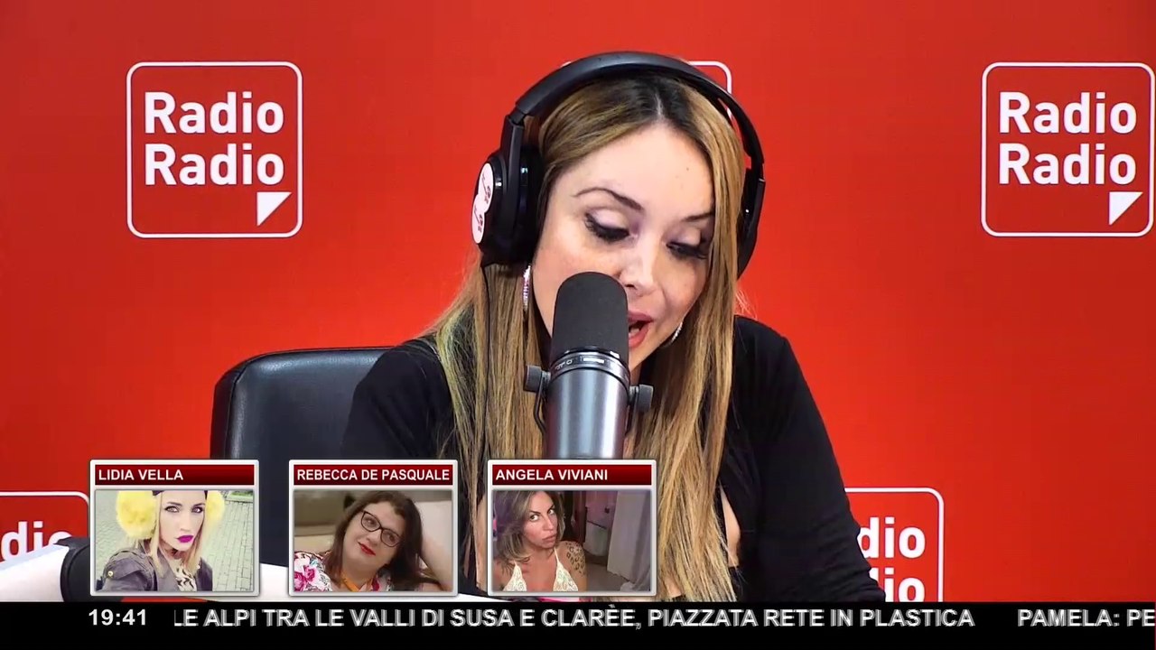 Non Succederà più - 21 Aprile 2018  Lidia Vella (GF14) e Rebecca De Pasquale(GF14) Angela Viviani (GF13)