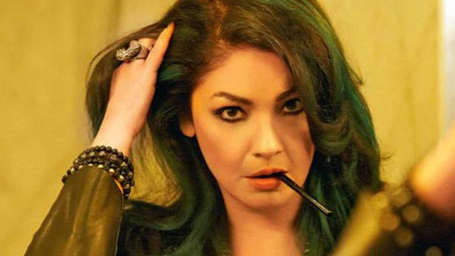 Alia Bhatt's sister Pooja Bhatt gets angry on Troller for calling her alcoholic। FilmiBeat