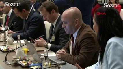 Cumhurbaşkanı koltuğunu küçük öğrenciye bıraktı