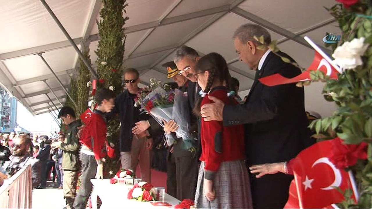 İzmir’de 23 Nisan’a coşkulu kutlama