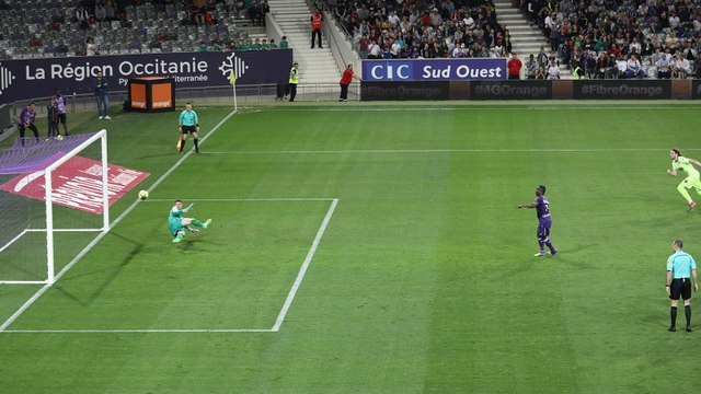 Le pénalty transformé par Gradel face à Angers