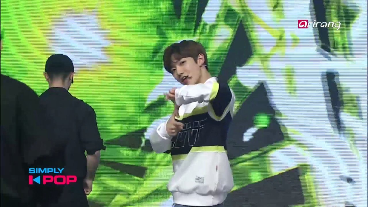 [Simply K-Pop] HyeongSeop X EuiWoong(형섭X의웅) _ Love Tint(너에게 물들어) _ Ep.308 _ 042018