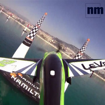 Embarquez à bord d'un avion de la RedBull Air Race et vivez le parcours comme si vous y étiez