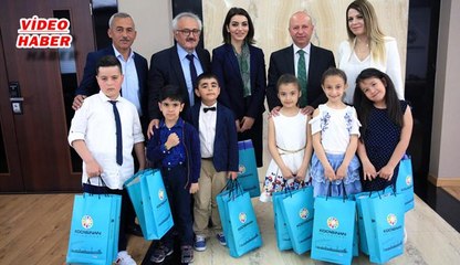 (22 Nisan 2018) BAŞKAN ÇOLAKBAYRAKDAR,  KOLTUĞU ÇOCUKLARA DEVRETTİ