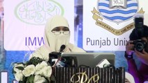 Aisha Syed Addressing From Conference  International Women Conference