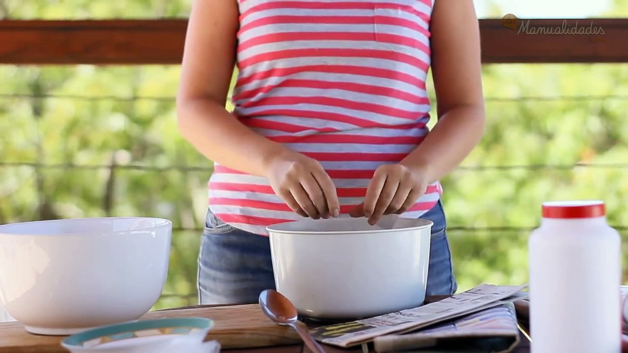 Cómo hacer un plato de papel maché